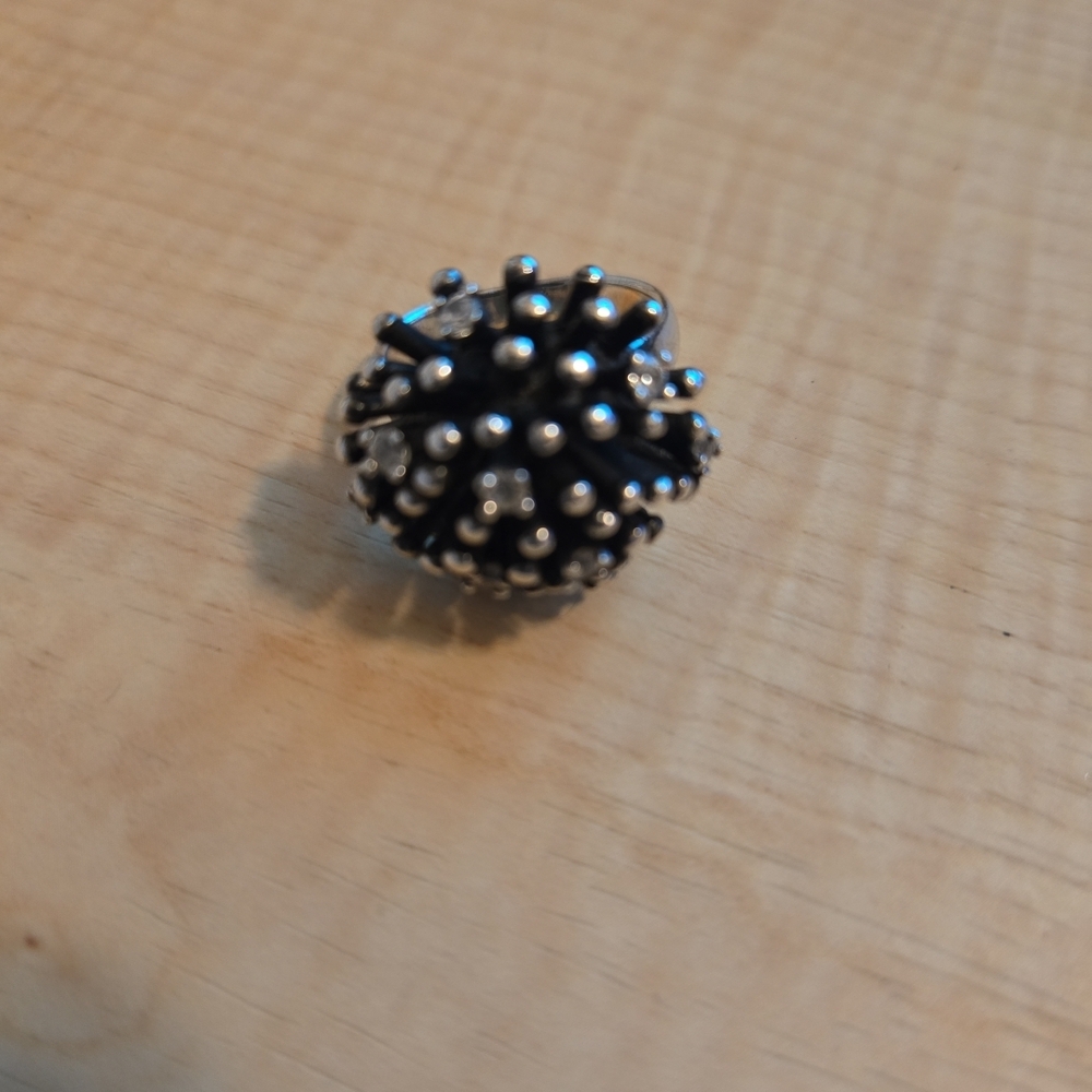 Elegant Black and Silver Women's Ring